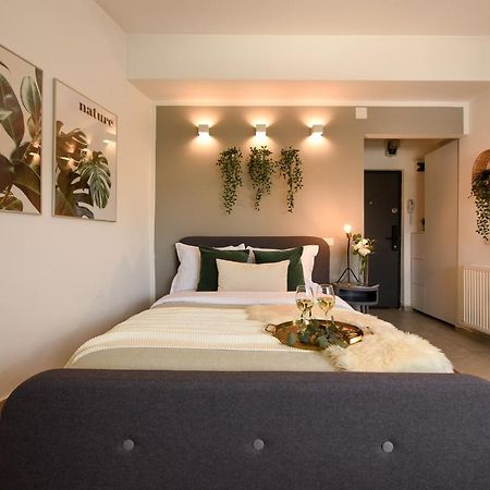 בוקרשט Read All About It - Stylish Central Studio מראה חיצוני תמונה
