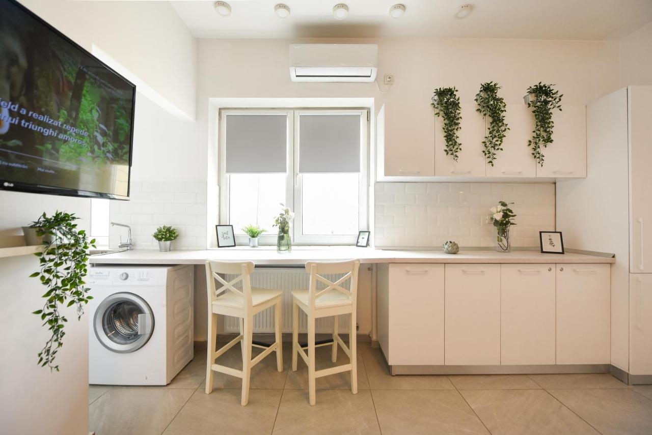 בוקרשט Read All About It - Stylish Central Studio מראה חיצוני תמונה